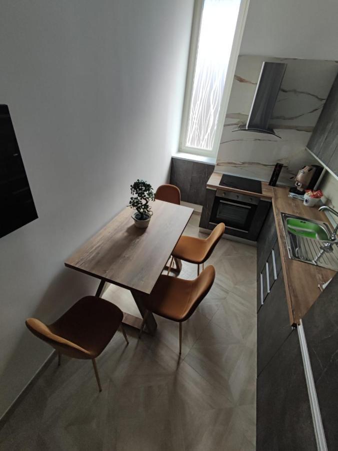 Twin Towers Naples Luxury Bed & Breakfast Bagian luar foto