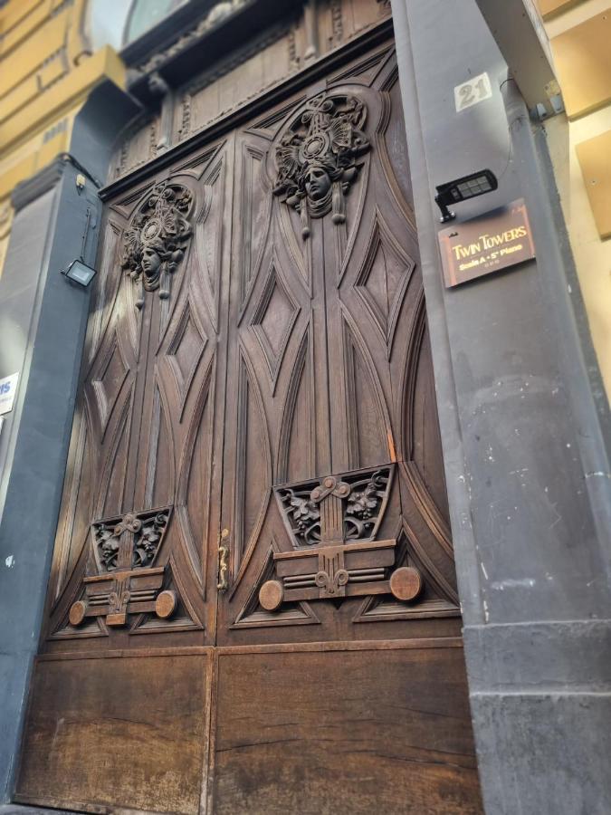Twin Towers Naples Luxury Bed & Breakfast Bagian luar foto