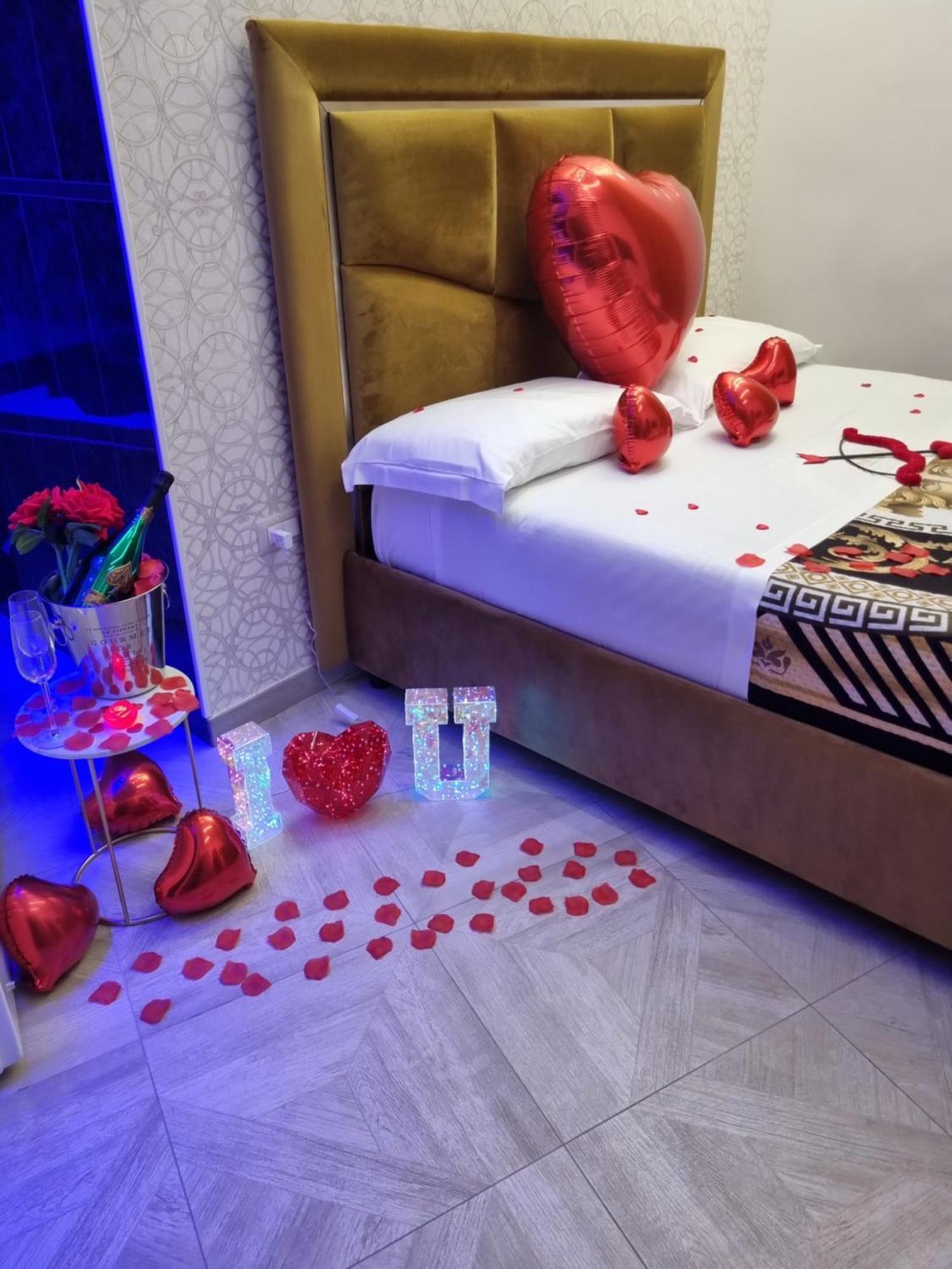 Twin Towers Naples Luxury Bed & Breakfast Bagian luar foto