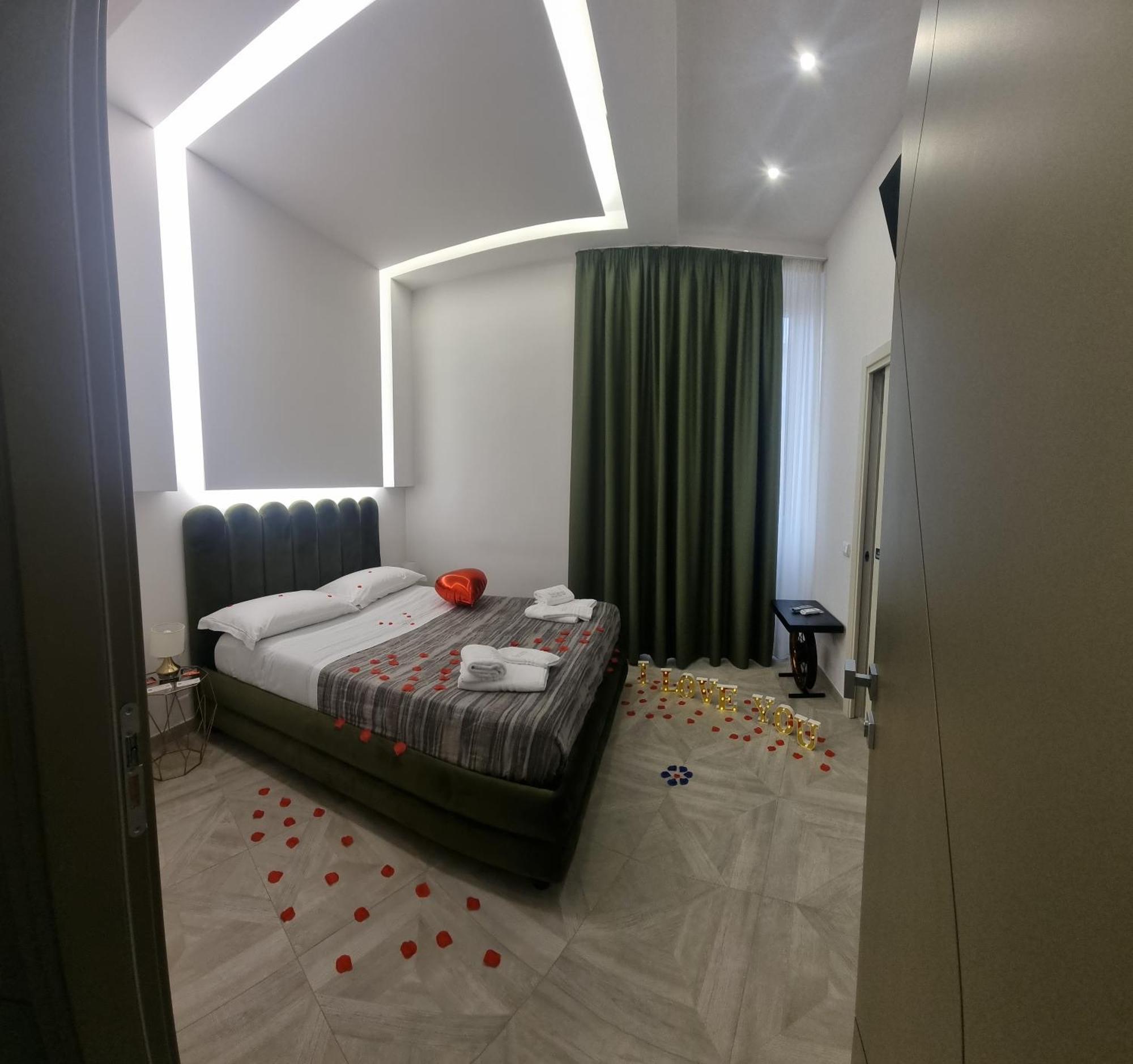 Twin Towers Naples Luxury Bed & Breakfast Bagian luar foto